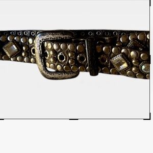 Vintage 00’s dark brown leather studded belt